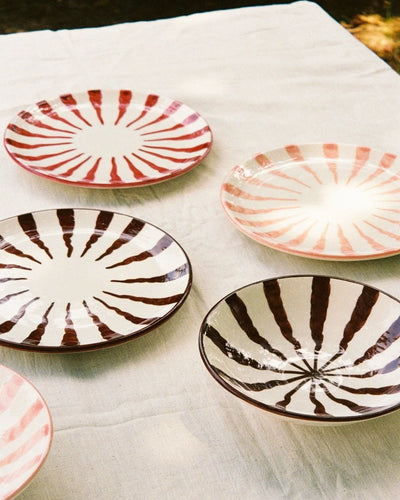 Woven Rosa  Hand-painted Wave dinner plate, Espresso