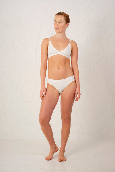 elliot. Chrissie Brief - Radical Living