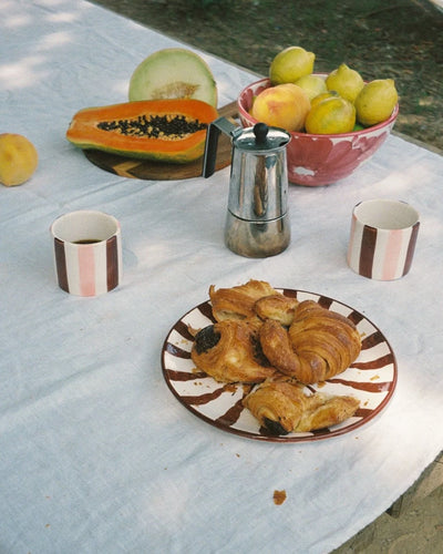 Woven Rosa  Hand-painted Wave dinner plate, Espresso