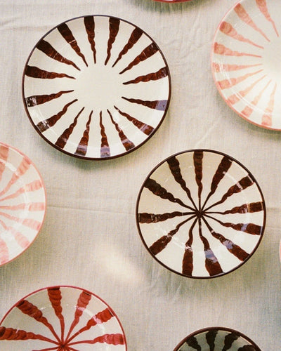 Woven Rosa  Hand-painted Wave dinner plate, Espresso