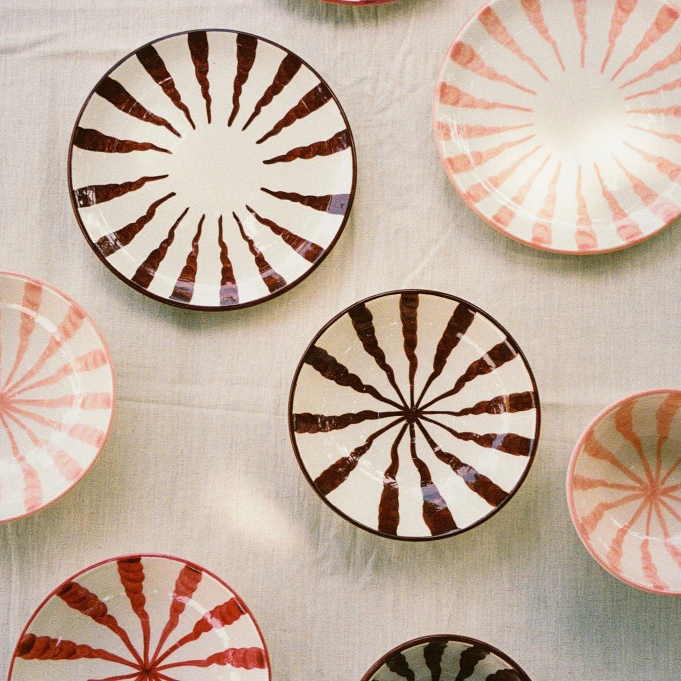 Woven Rosa  Hand-painted Wave Pasta Bowl, Espresso