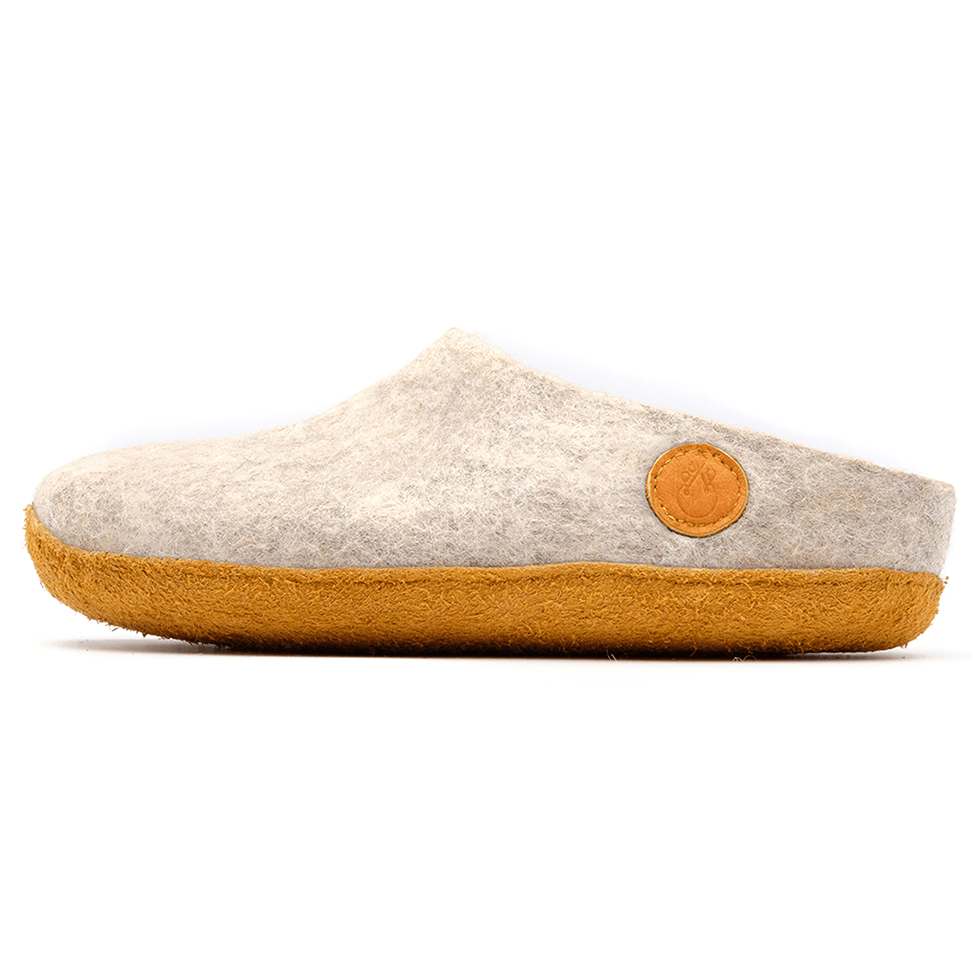 Wool Felt Slipper Yeti White - Radical Giving - Nauseni